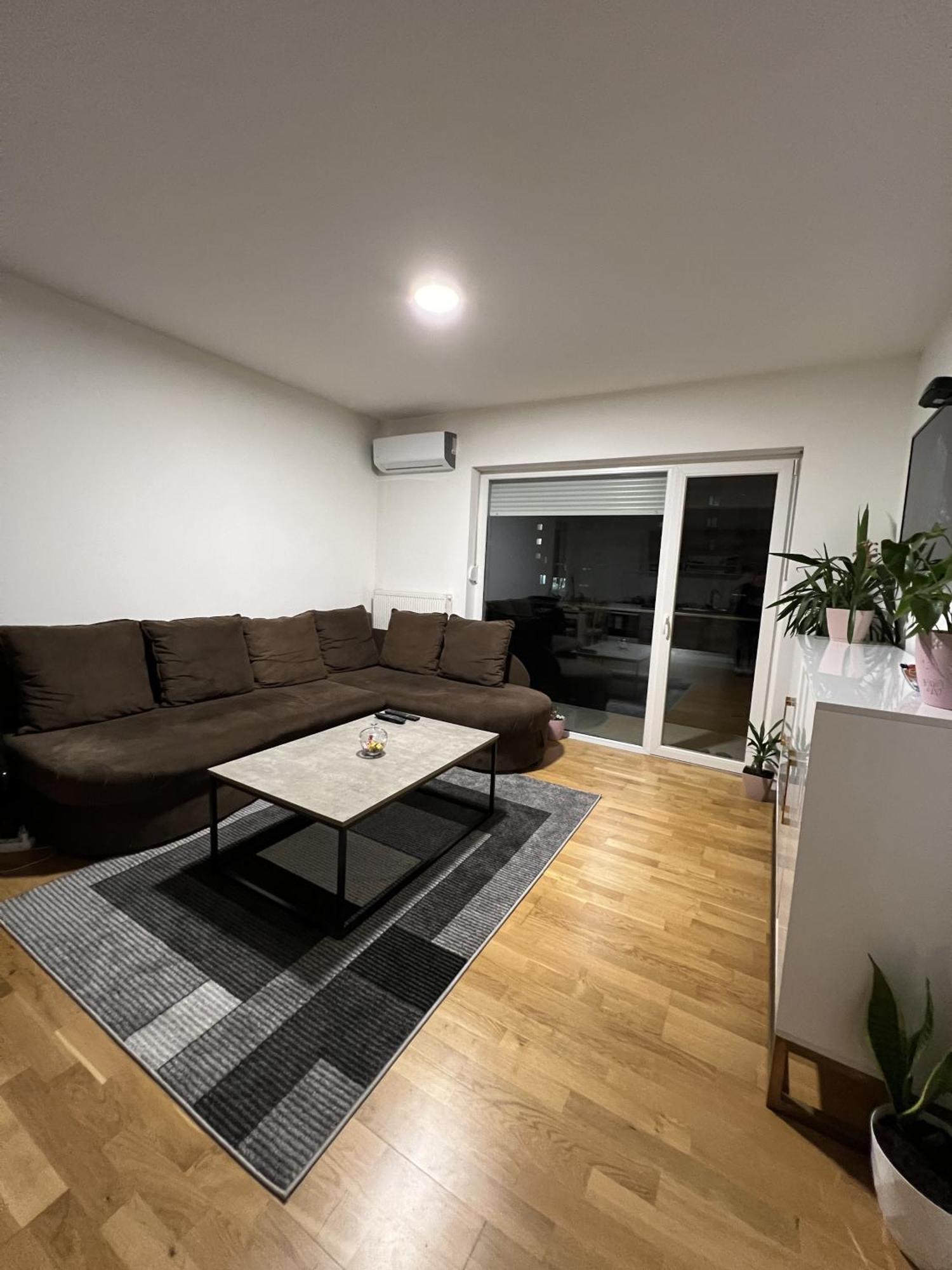 Otoka Apartment *
